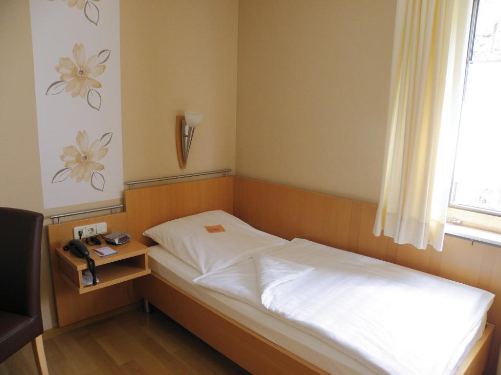 Hotel Garni Haus Weiskopf Trier Zimmer foto